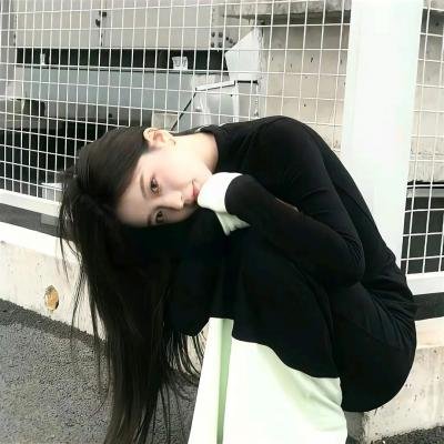 群山之后海报